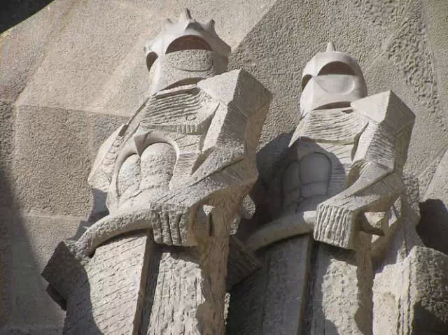建了133年，全世界最伟大的"烂尾楼"就要峻工了 